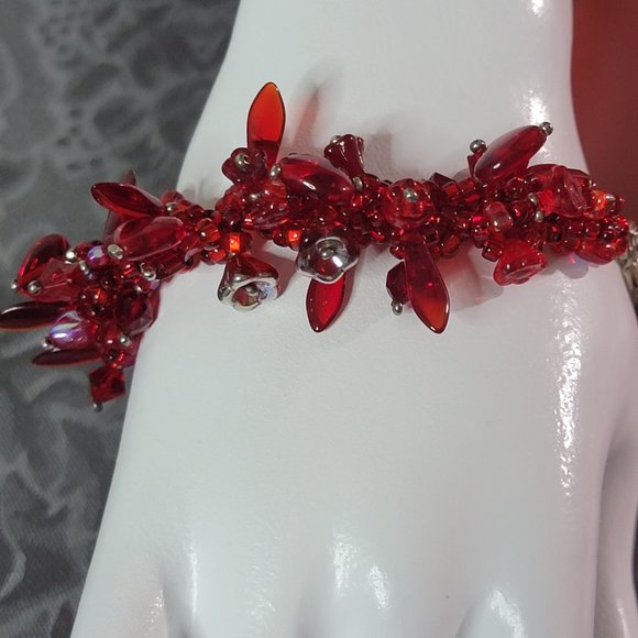 Unique Siri Chunky Red Crystal Red Corral Bracelet with 925 Silver - Picture 2 of 11